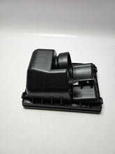 Oryginalna górna obudowa filtra powietrza Mazda Demio 1.4 DW B34M E5T52171